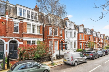 Glenmore Road, Belsize Park - NW3 view 16