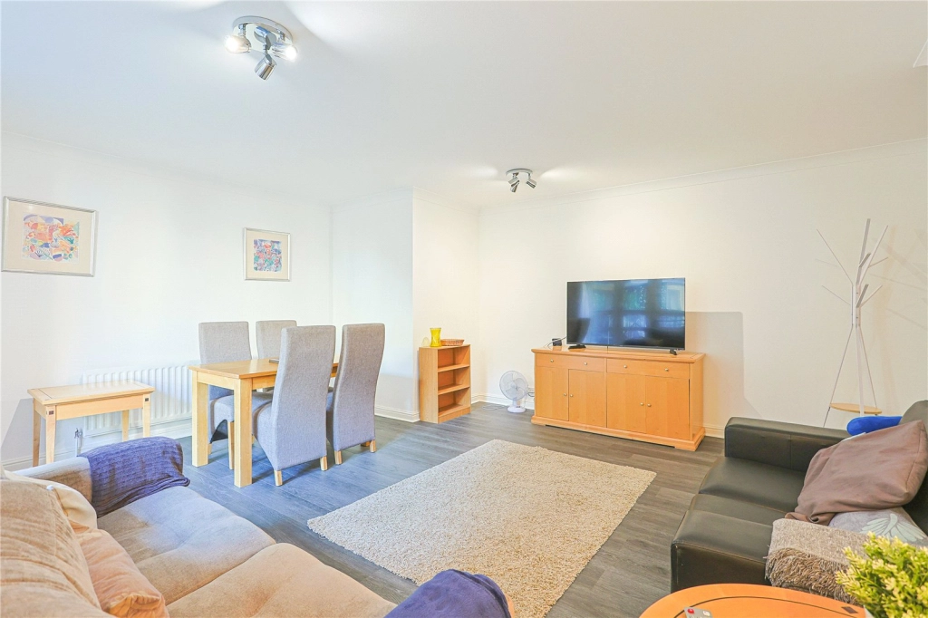 3 bedrooms apartments/flats for sale in Greville Road, London - NW6 view 4