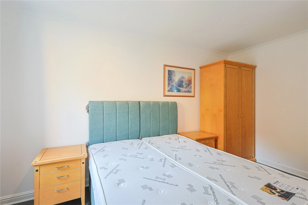 3 bedrooms apartments/flats for sale in Greville Road, London - NW6 view 11