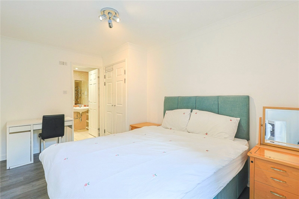 3 bedrooms apartments/flats for sale in Greville Road, London - NW6 view 8