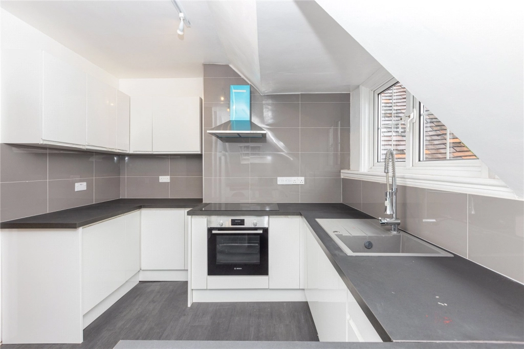 2 bedrooms apartments/flats for sale in Platts Lane, London - NW3 view 6