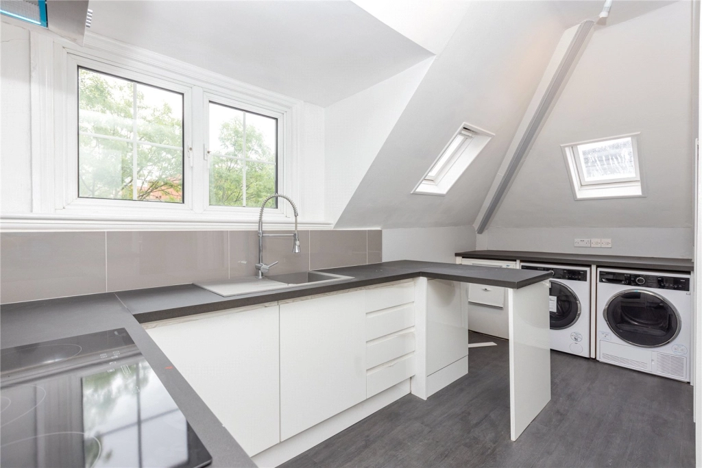 2 bedrooms apartments/flats for sale in Platts Lane, London - NW3 view 9