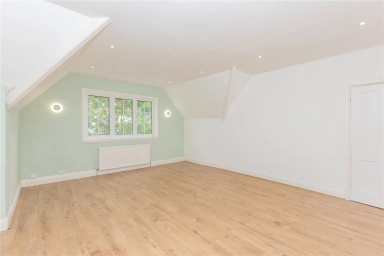 Platts Lane, London - NW3 view 3