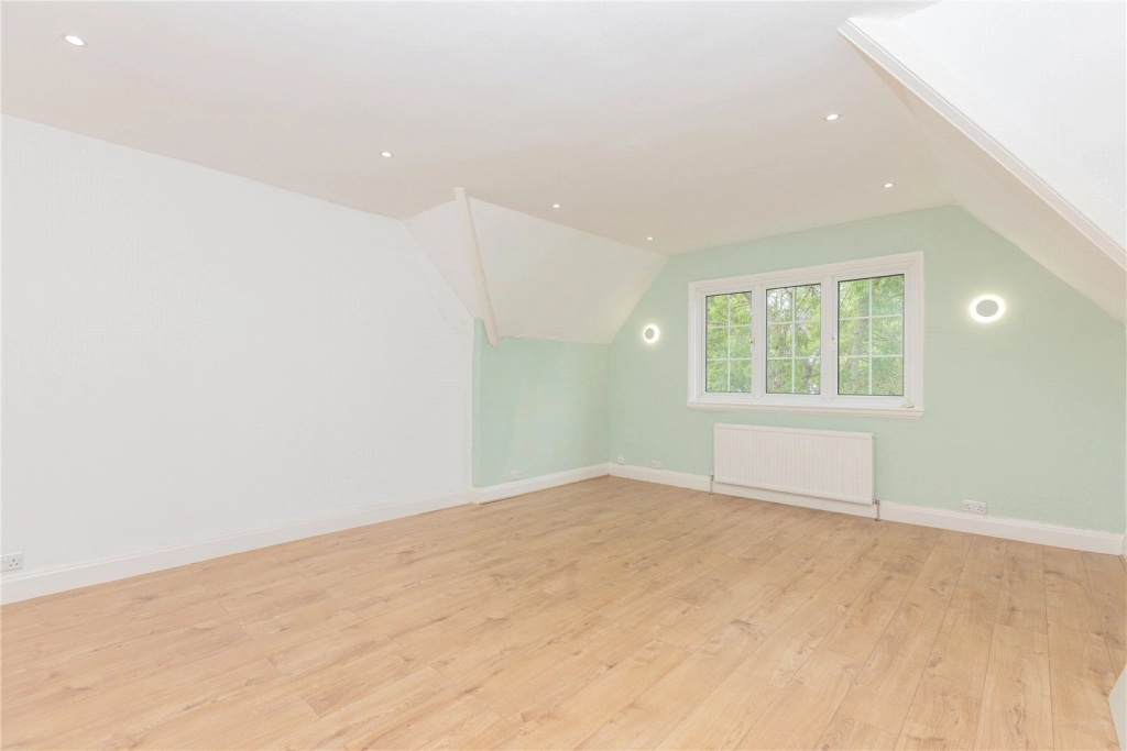 2 bedrooms apartments/flats for sale in Platts Lane, London - NW3 view 2