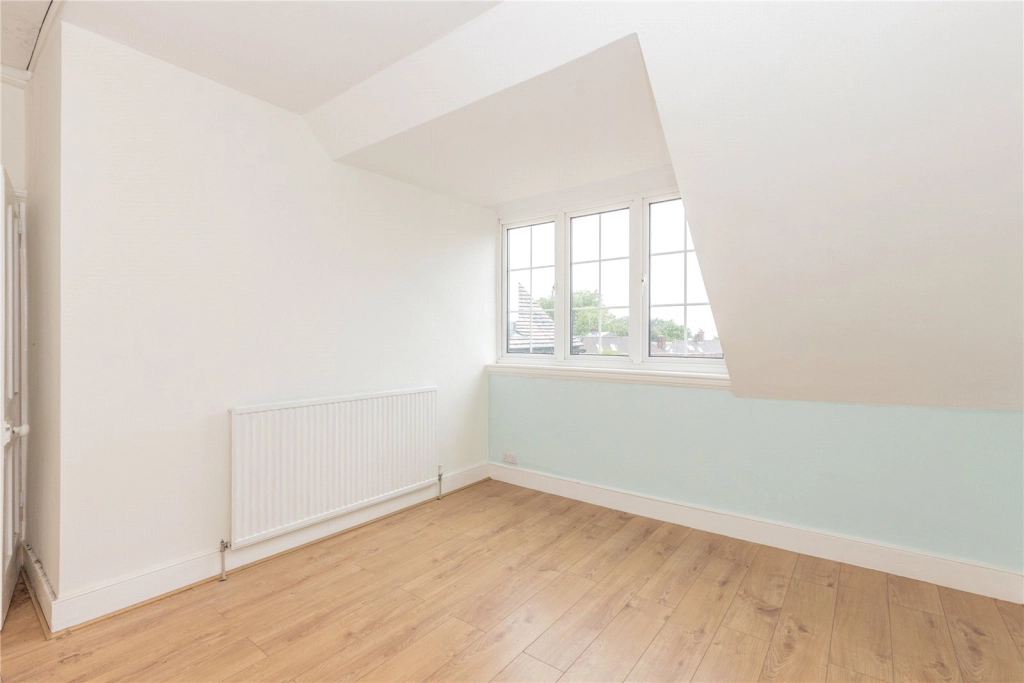 2 bedrooms apartments/flats for sale in Platts Lane, London - NW3 view 8