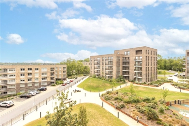 Medawar Drive, London - NW7 view 1