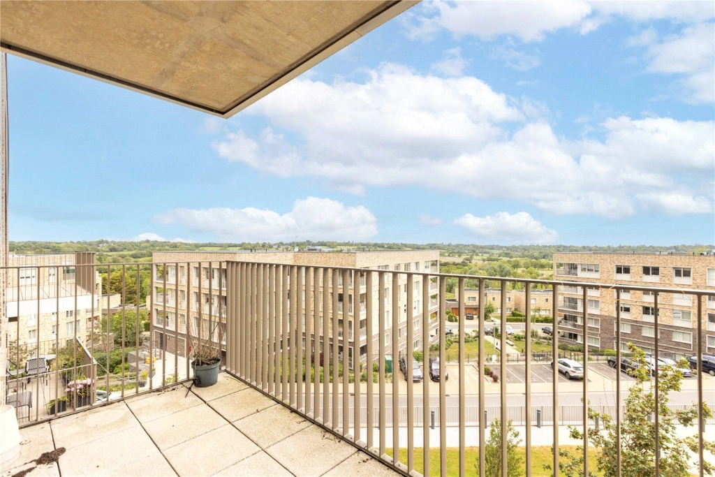 2 bedrooms apartments/flats for sale in Medawar Drive, London - NW7 view 2