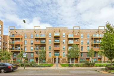 Lismore Boulevard, London - NW9 view 1