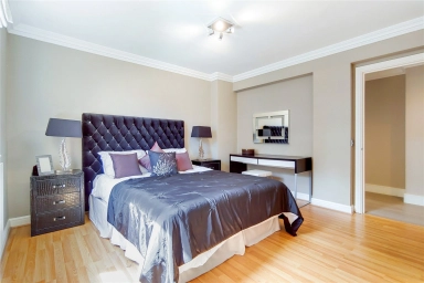 St. Johns Wood Park, London - NW8 view 6