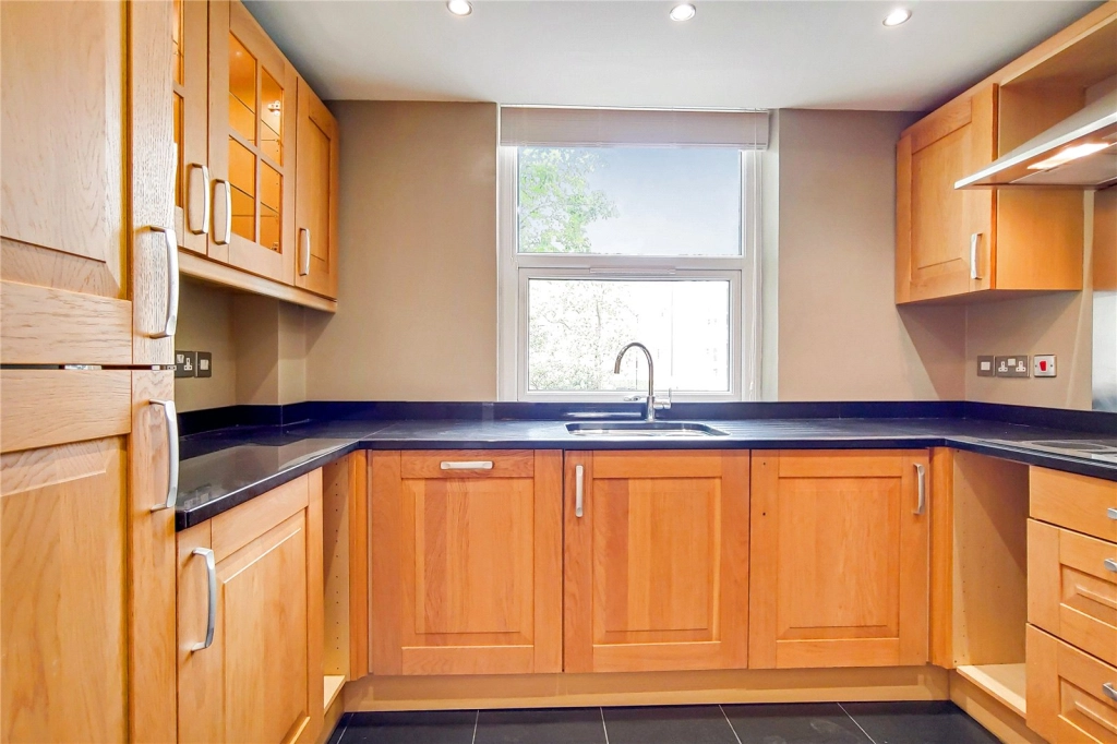 3 bedrooms apartments/flats for sale in St. Johns Wood Park, London - NW8 view 4