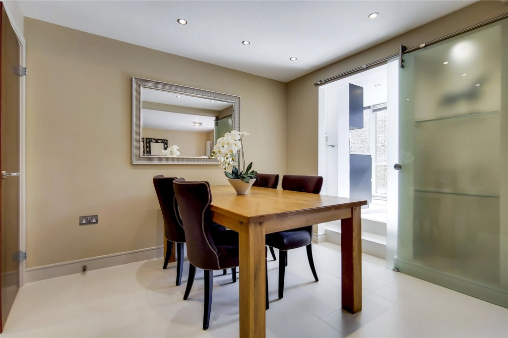3 bedrooms apartments/flats for sale in St. Johns Wood Park, London - NW8 view 4