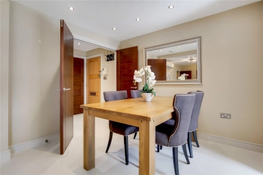 St. Johns Wood Park, London - NW8 view 5