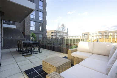 Medawar Drive, London - NW7 view 6