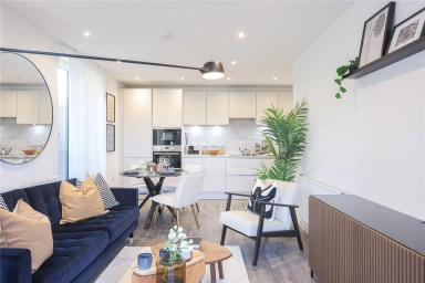 Medawar Drive, London - NW7 view 3