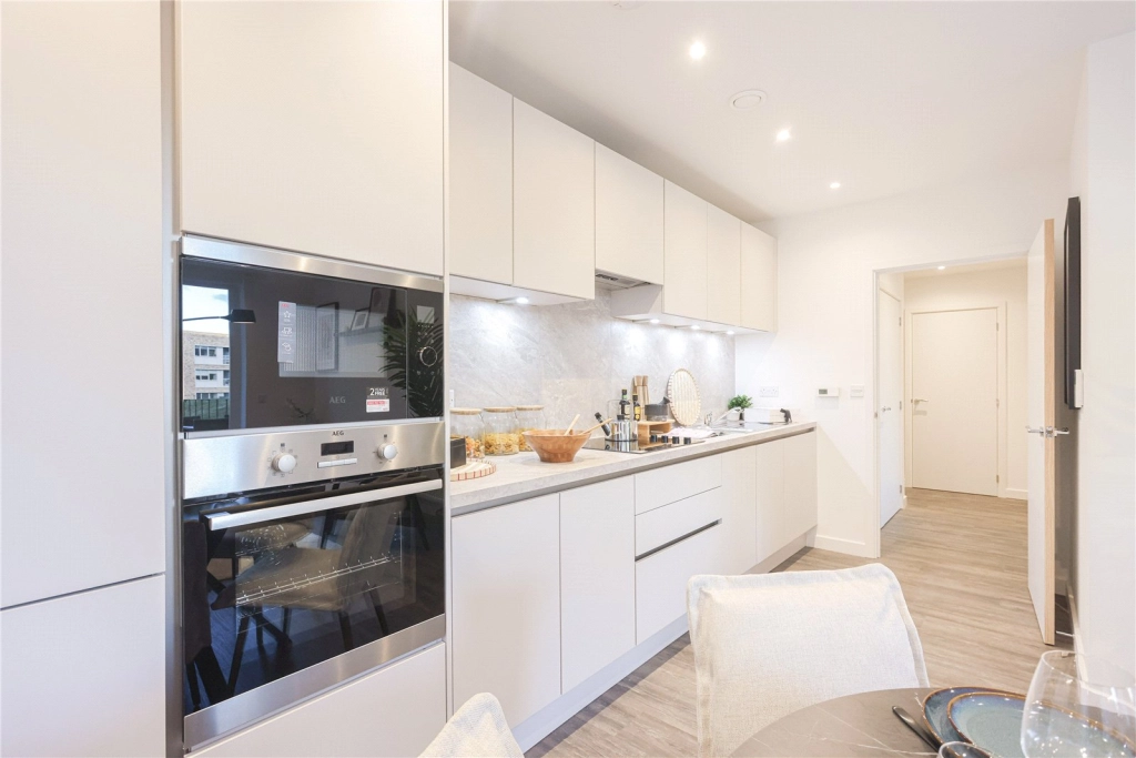 1 bedroom apartments/flats for sale in Medawar Drive, London - NW7 view 9