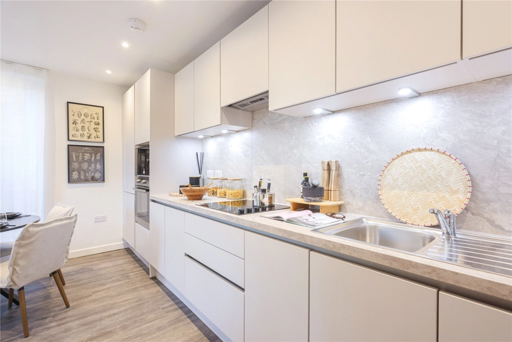 1 bedroom apartments/flats for sale in Medawar Drive, London - NW7 view 11