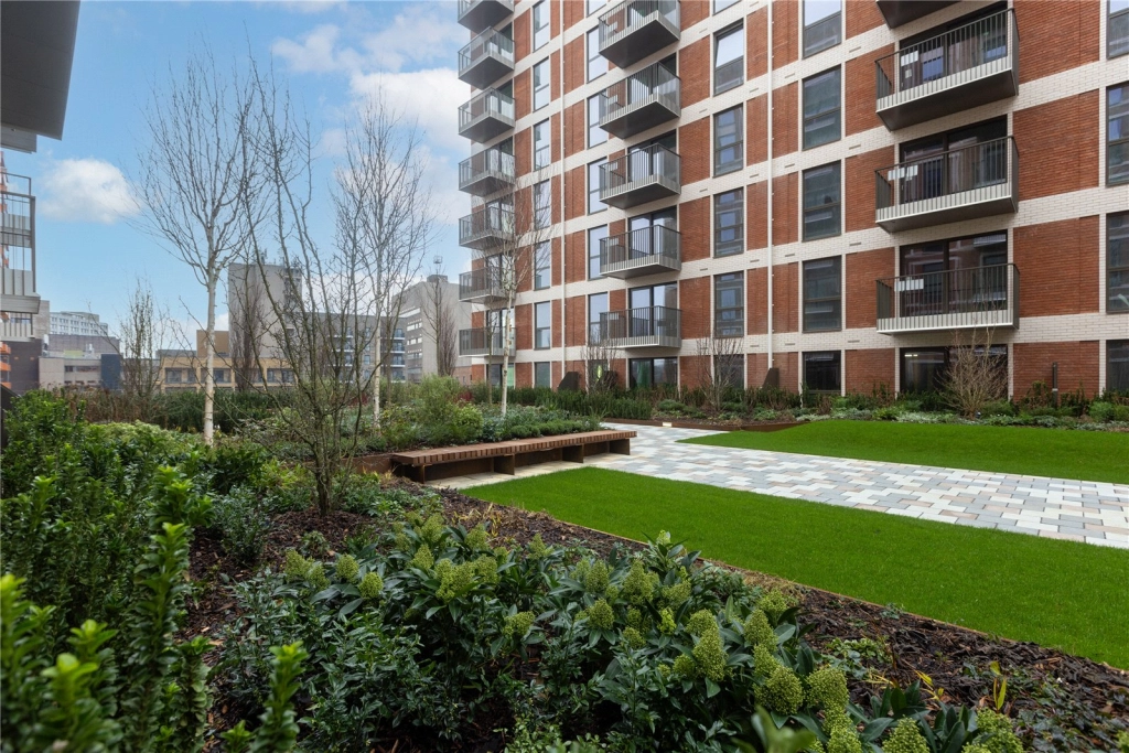 2 bedrooms apartments/flats for sale in Henshaw Parade, The Hyde, London - NW9 view 10