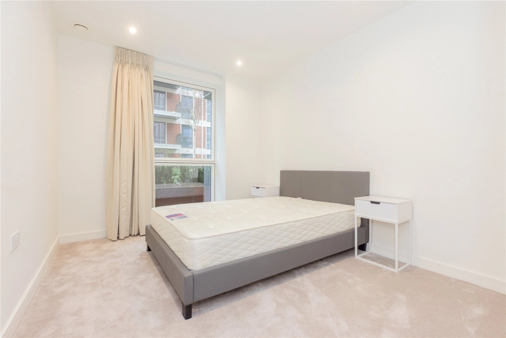 2 bedrooms apartments/flats for sale in Henshaw Parade, The Hyde, London - NW9 view 9