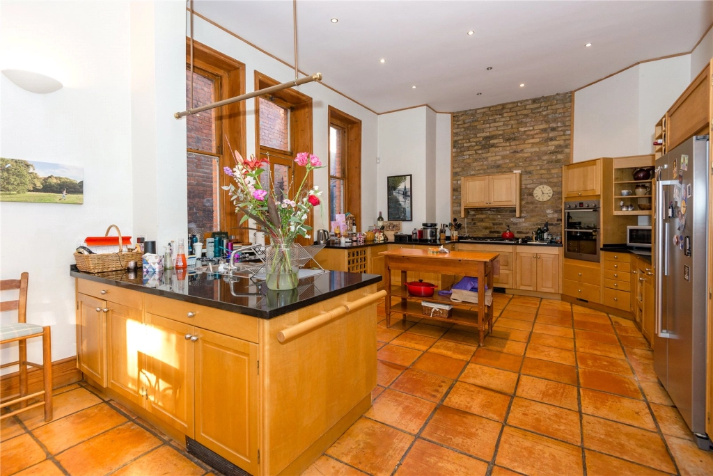 7 bedrooms houses for sale in Chesterford Gardens, London - NW3 view 8