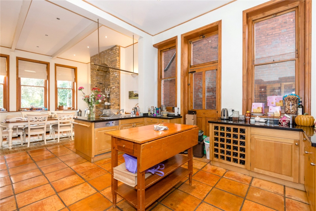 7 bedrooms houses for sale in Chesterford Gardens, London - NW3 view 10
