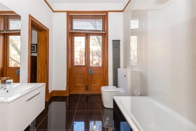 Chesterford Gardens, London - NW3 view 16