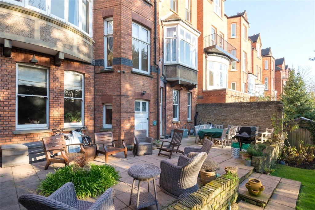 7 bedrooms houses for sale in Chesterford Gardens, London - NW3 view 18