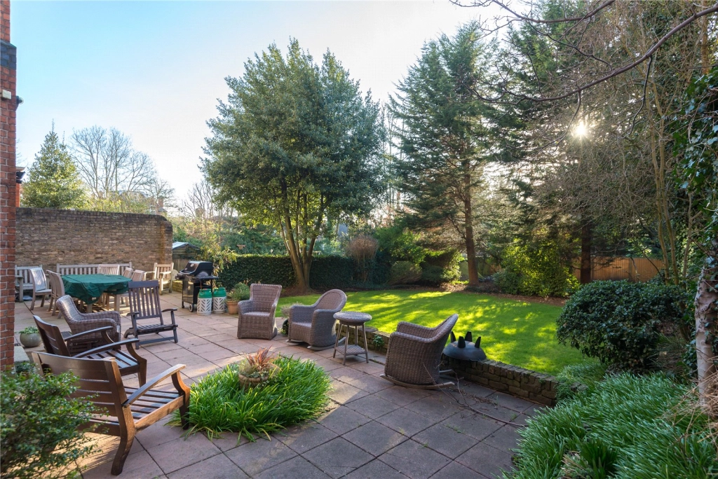 7 bedrooms houses for sale in Chesterford Gardens, London - NW3 view 19