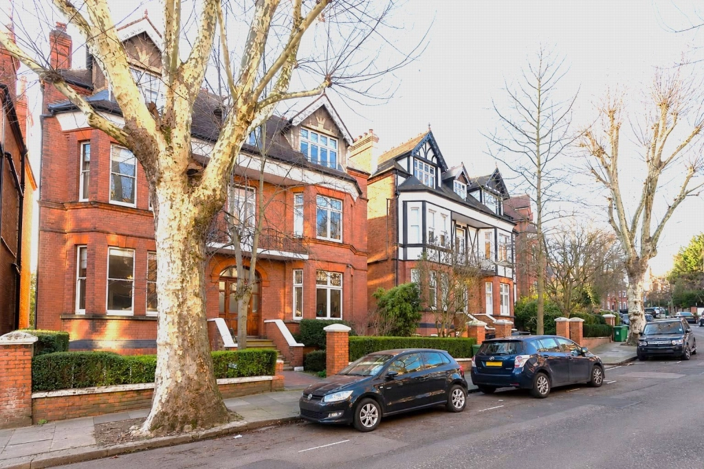 7 bedrooms houses for sale in Chesterford Gardens, London - NW3 view 21