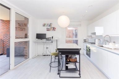 Shearwater Drive, London - NW9 view 7