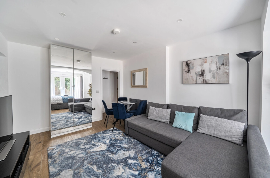 Studio apartments/flats for sale in Belsize Grove, London - NW3 view 13