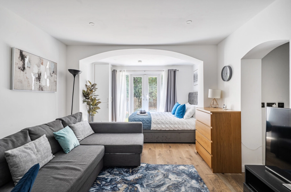 Studio apartments/flats for sale in Belsize Grove, London - NW3 view 2