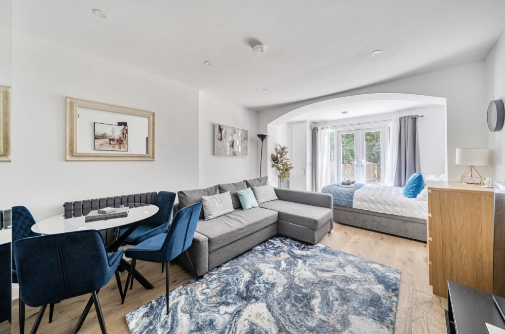 Studio apartments/flats for sale in Belsize Grove, London - NW3 view 8