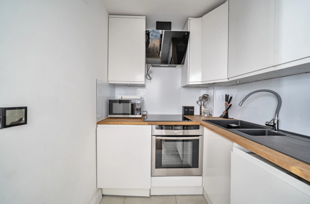 Studio apartments/flats for sale in Belsize Grove, London - NW3 view 15