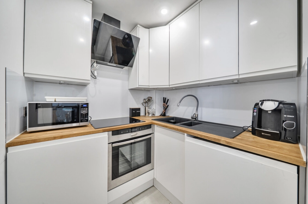 Studio apartments/flats for sale in Belsize Grove, London - NW3 view 18