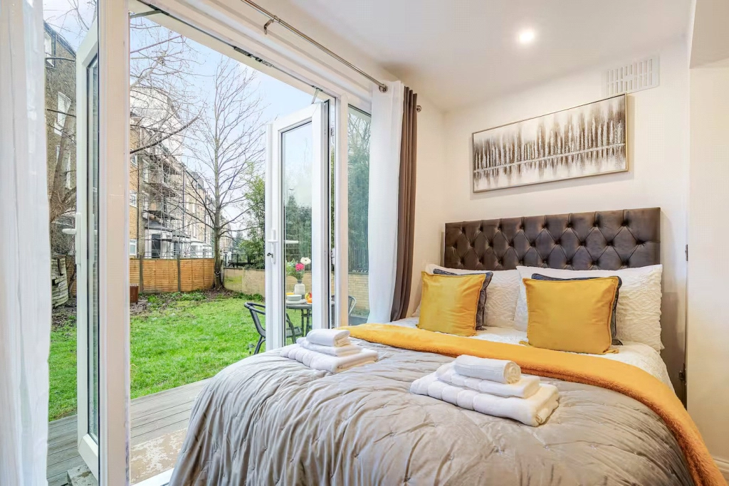 Studio apartments/flats for sale in Belsize Grove, London - NW3 view 6