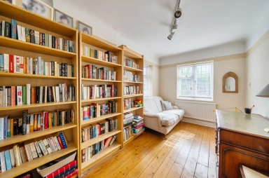 Bancroft Avenue, East Finchley - N2 view 11