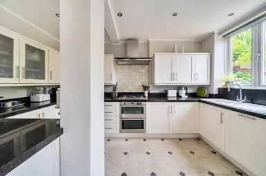 Bancroft Avenue, East Finchley - N2 view 17