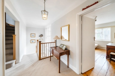 Bancroft Avenue, East Finchley - N2 view 23