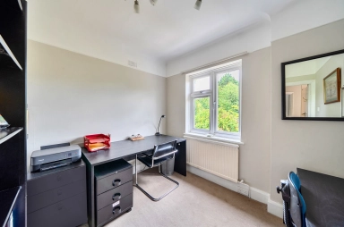 Bancroft Avenue, East Finchley - N2 view 24