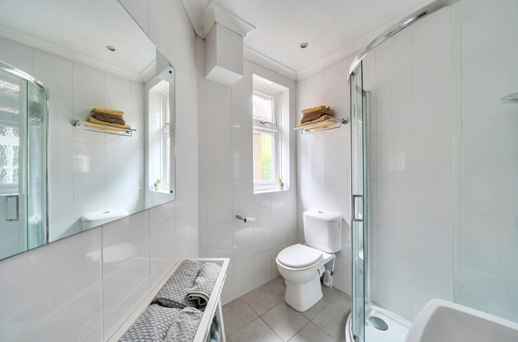 6 bedrooms houses for sale in Bancroft Avenue, East Finchley - N2 view 25