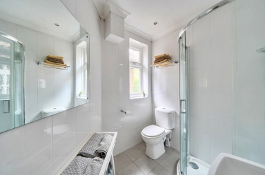 Bancroft Avenue, East Finchley - N2 view 25