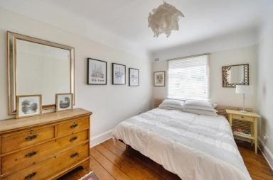 Bancroft Avenue, East Finchley - N2 view 28