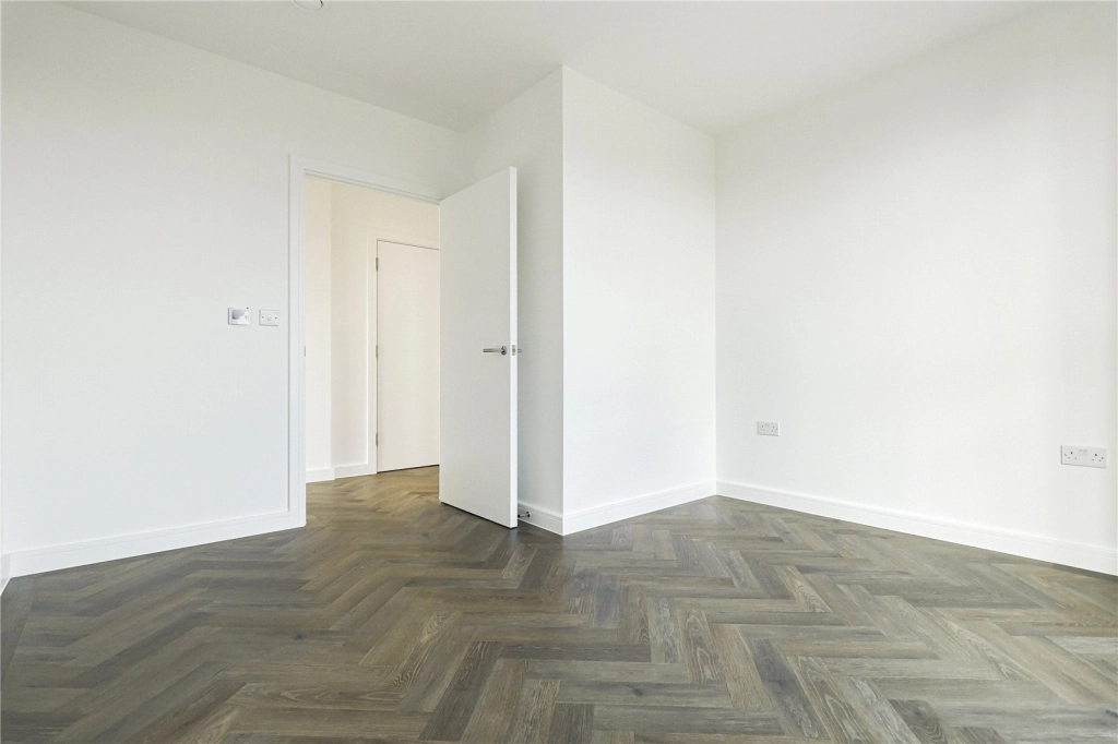 2 bedrooms apartments/flats for sale in Mile Walk, London - NW6 view 8
