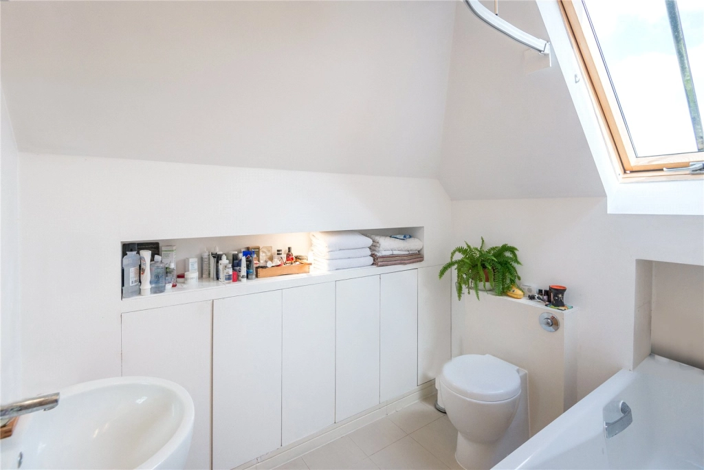 2 bedrooms apartments/flats for sale in Heath Drive, London - NW3 view 4