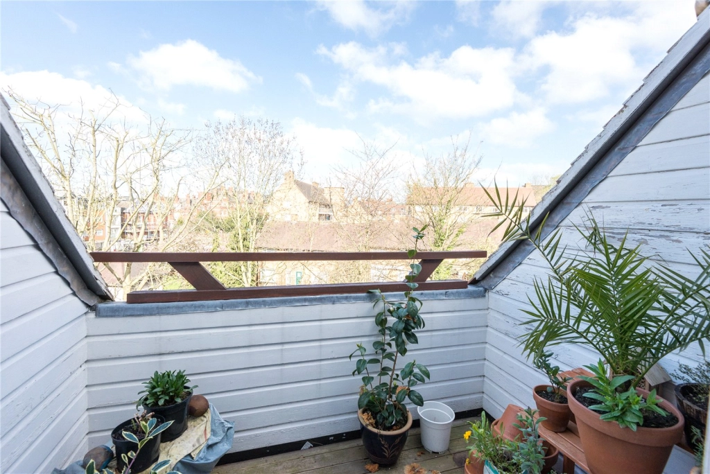 2 bedrooms apartments/flats for sale in Heath Drive, London - NW3 view 6