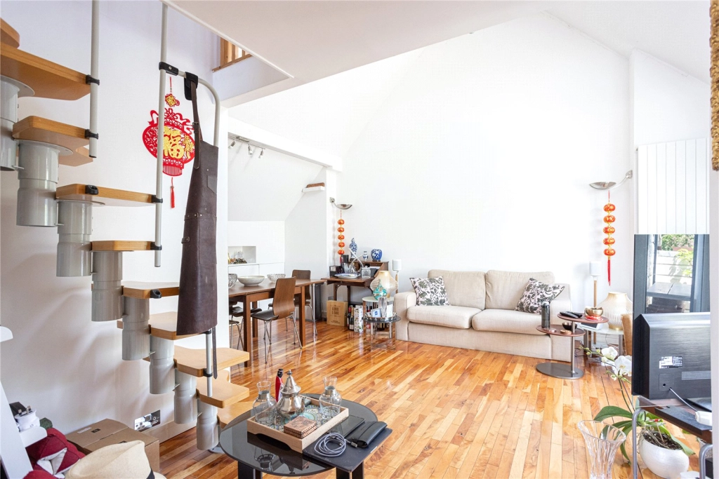 2 bedrooms apartments/flats for sale in Heath Drive, London - NW3 view 3