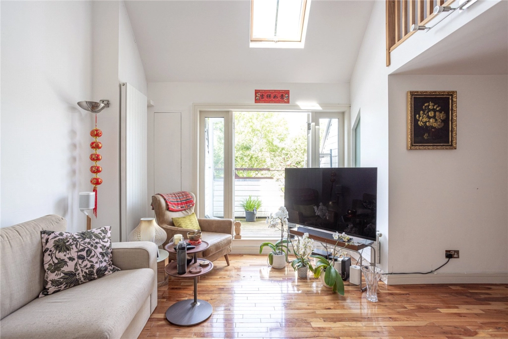 2 bedrooms apartments/flats for sale in Heath Drive, London - NW3 view 2