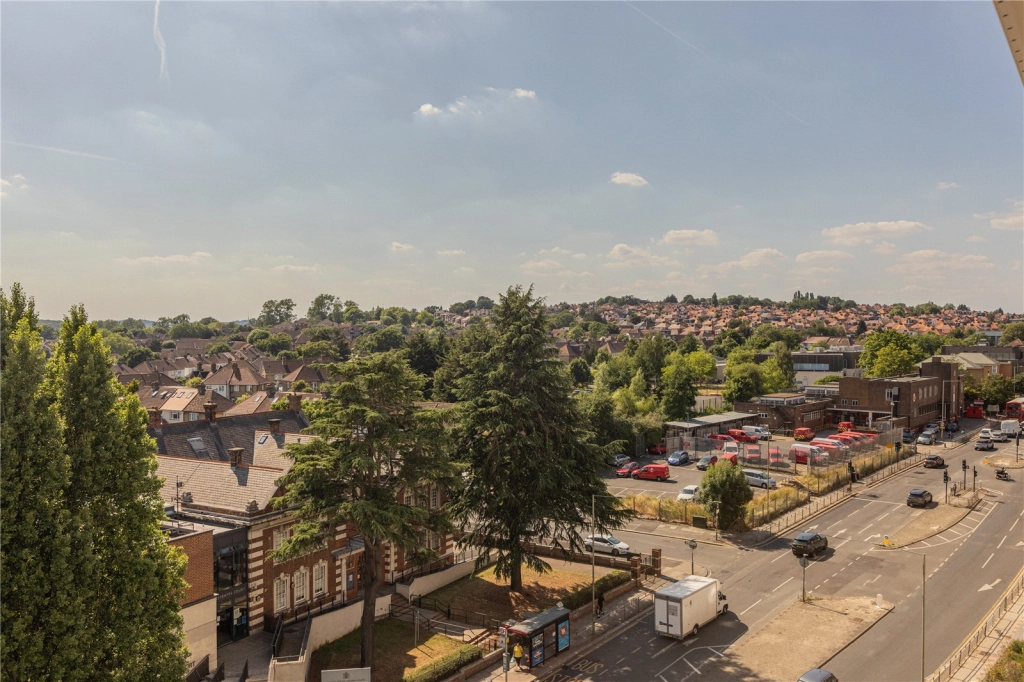 3 bedrooms apartments/flats for sale in Henshaw Parade, The Hyde, London - NW9 view 17