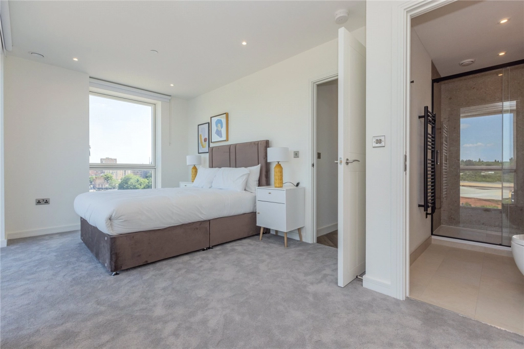3 bedrooms apartments/flats for sale in Henshaw Parade, The Hyde, London - NW9 view 9