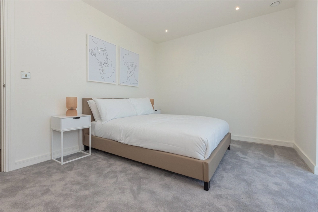 3 bedrooms apartments/flats for sale in Henshaw Parade, The Hyde, London - NW9 view 13